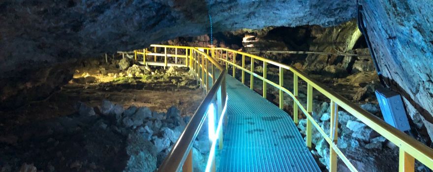 Lalomita Cave