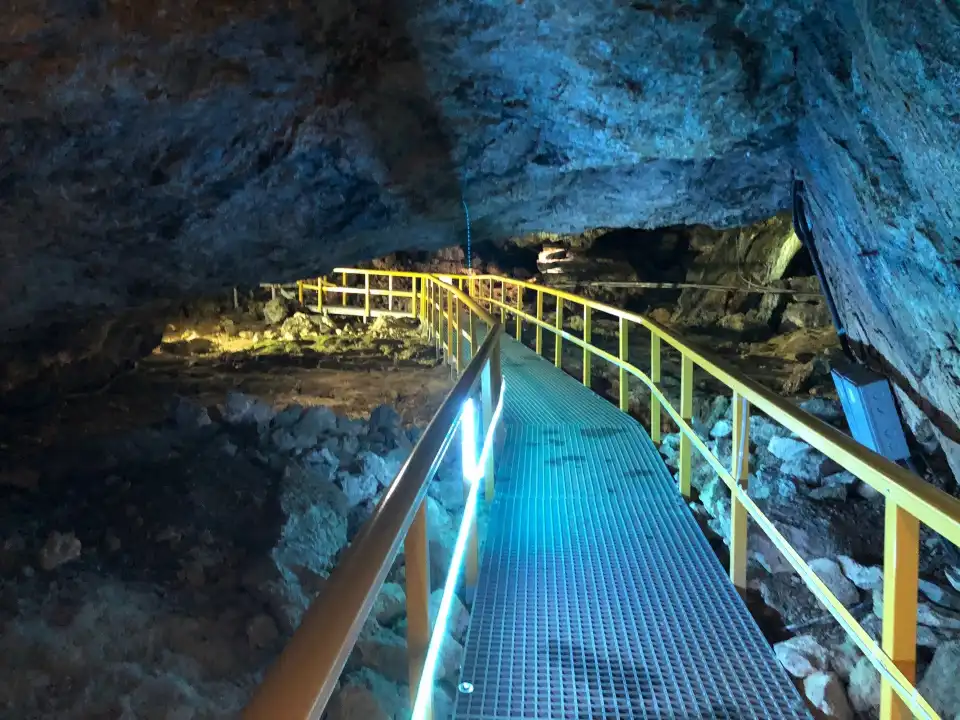 3_Lalomita Cave