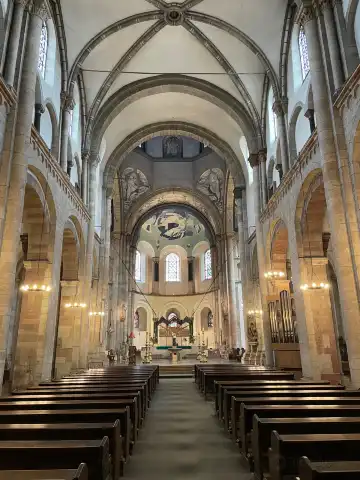 Hotel berhampiran Basilica of St Apostles