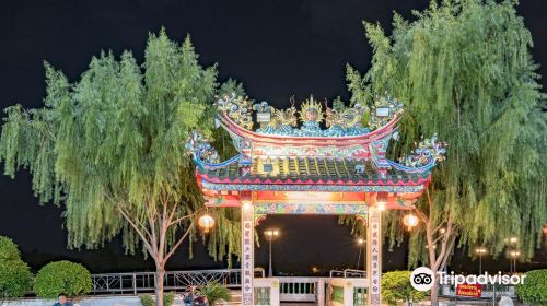 Chao Pu Chao Ya Shrine