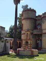 Torre Cespedes (Torre de los cuatro petalos)