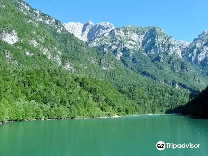 Lago della Stua in Val Canzoi