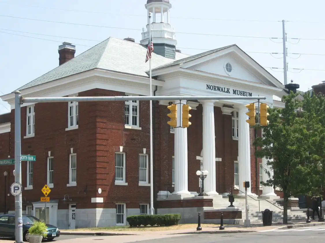 Hotels near Norwalk Museum