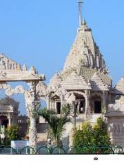 Shree Pavapuri Tirtvh Jiv Metri Dham Temple
