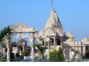 Shree Pavapuri Tirtvh Jiv Metri Dham Temple