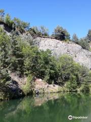 Orgues basaltiques et volcan de Montpeloux