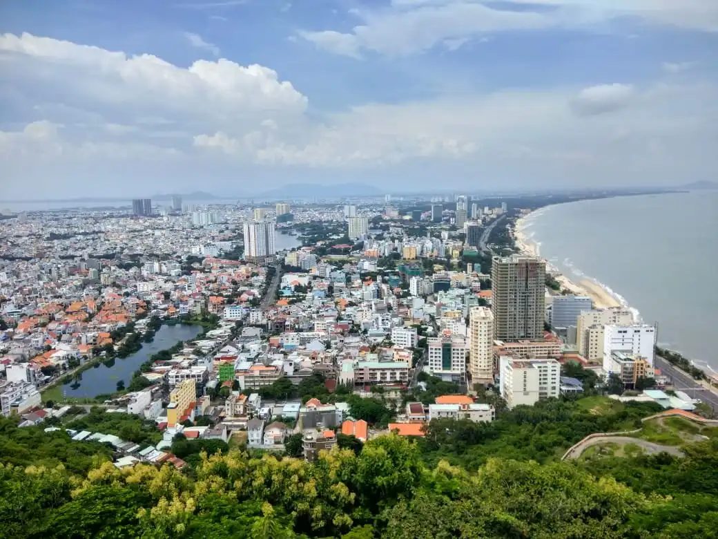 Hotels near Tao Phung Park