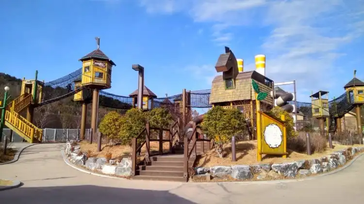 Hotel dekat Kaya University Gimhae Campus