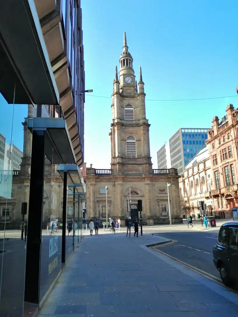 St George's Tron 주변 호텔