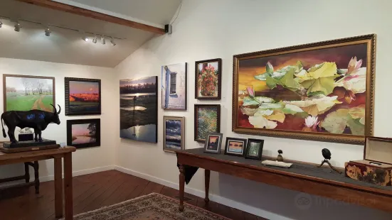 The Gallery at Round Top & Comforts