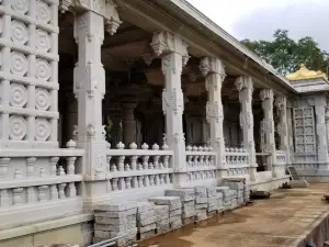 Kauai's Hindu Monastery