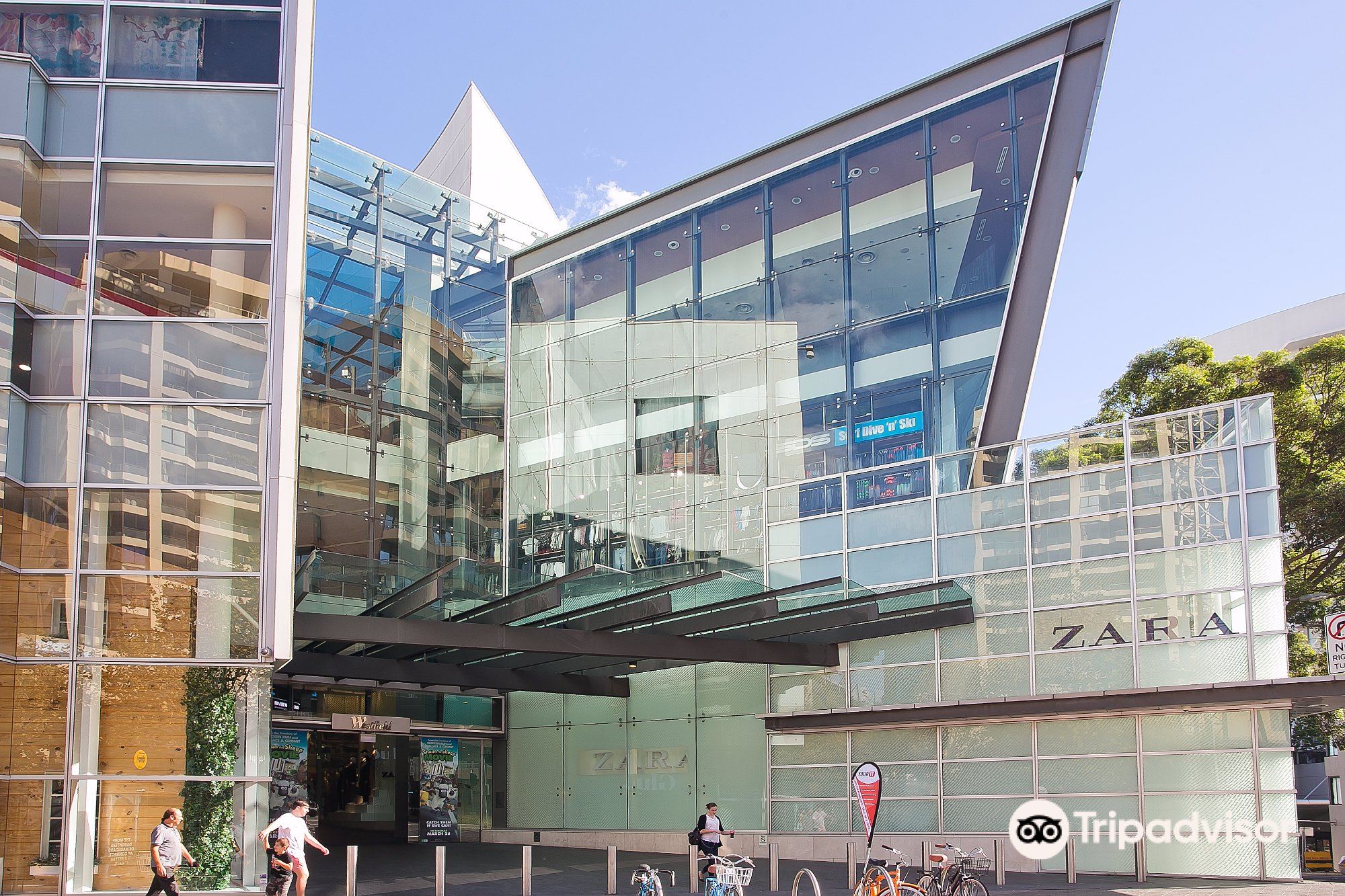 Shopping itineraries in Westfield Bondi Junction in August