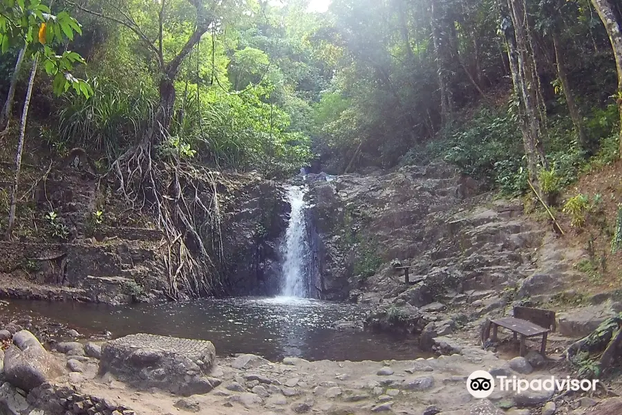 Bulalacao Falls