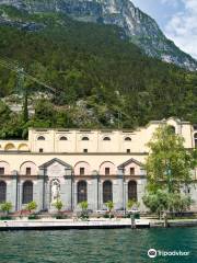 Hydroelectric plant