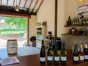 Petersons Armidale Winery & Guesthouse