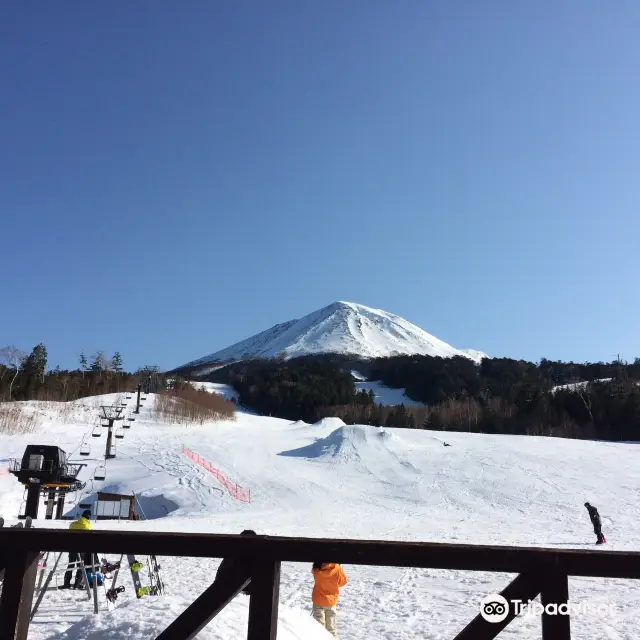 Skiing in Takayama