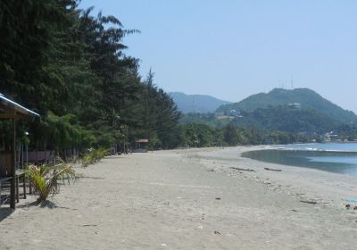 Pantai Hamadi Jayapura