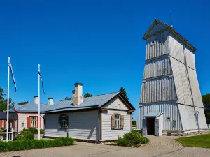 Phare avant de Suurupi