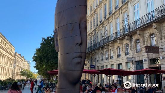 Sculpture Jaume Plensa