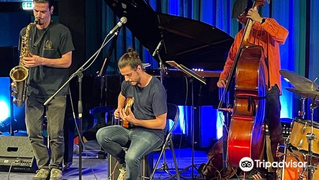 Hot Five Jazz & Blues Club (downtown)