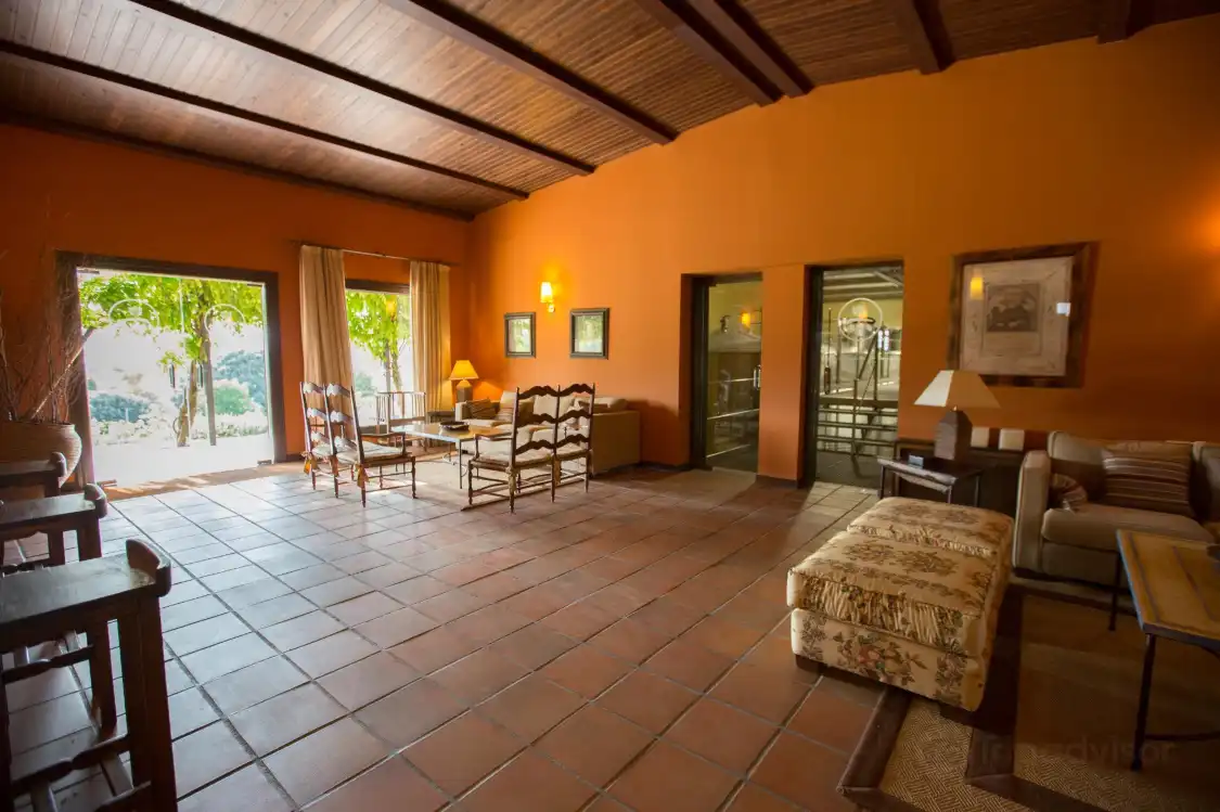 Hotels near Bodegas Valdubon