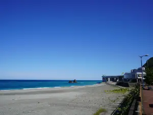 Oyashirazu Pier Park - Furusato Activity Center