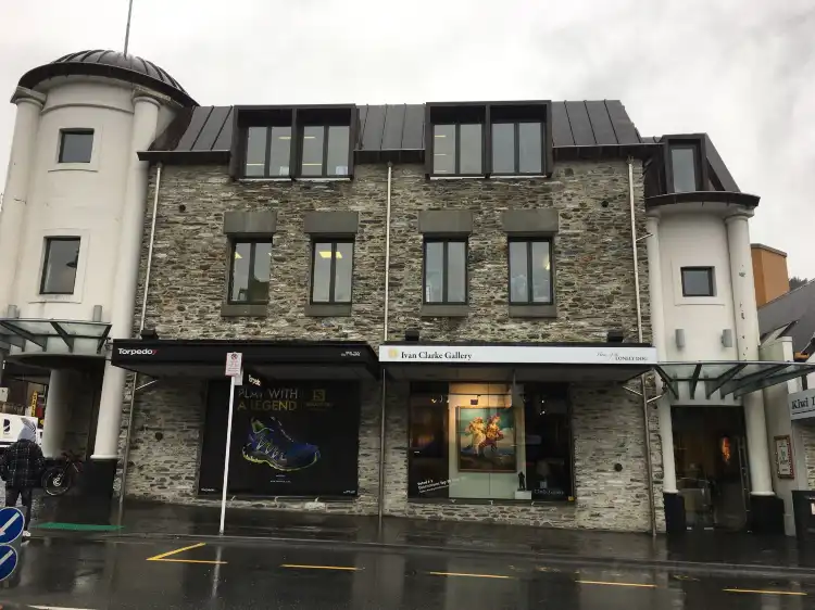 Hotels in der Nähe von Ivan Clarke Gallery