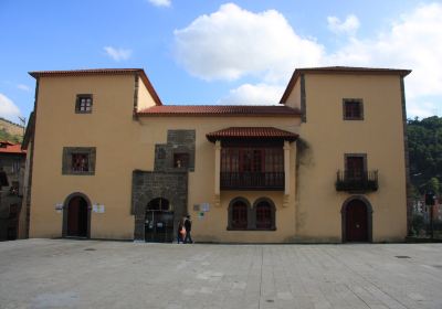 Casa de Cultura "Palacio de Omaña"