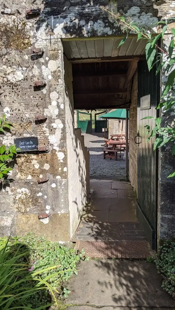 Hotels near Busby Parish Church