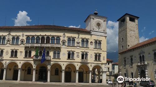 Piazza dei Martiri o Campedel