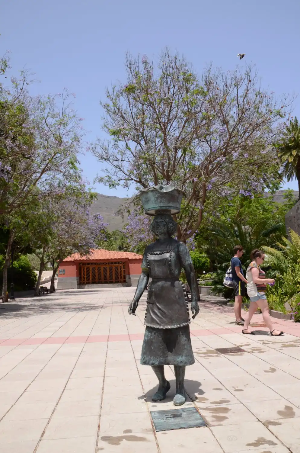 Hotels near Homenaje a la Mujer Rural