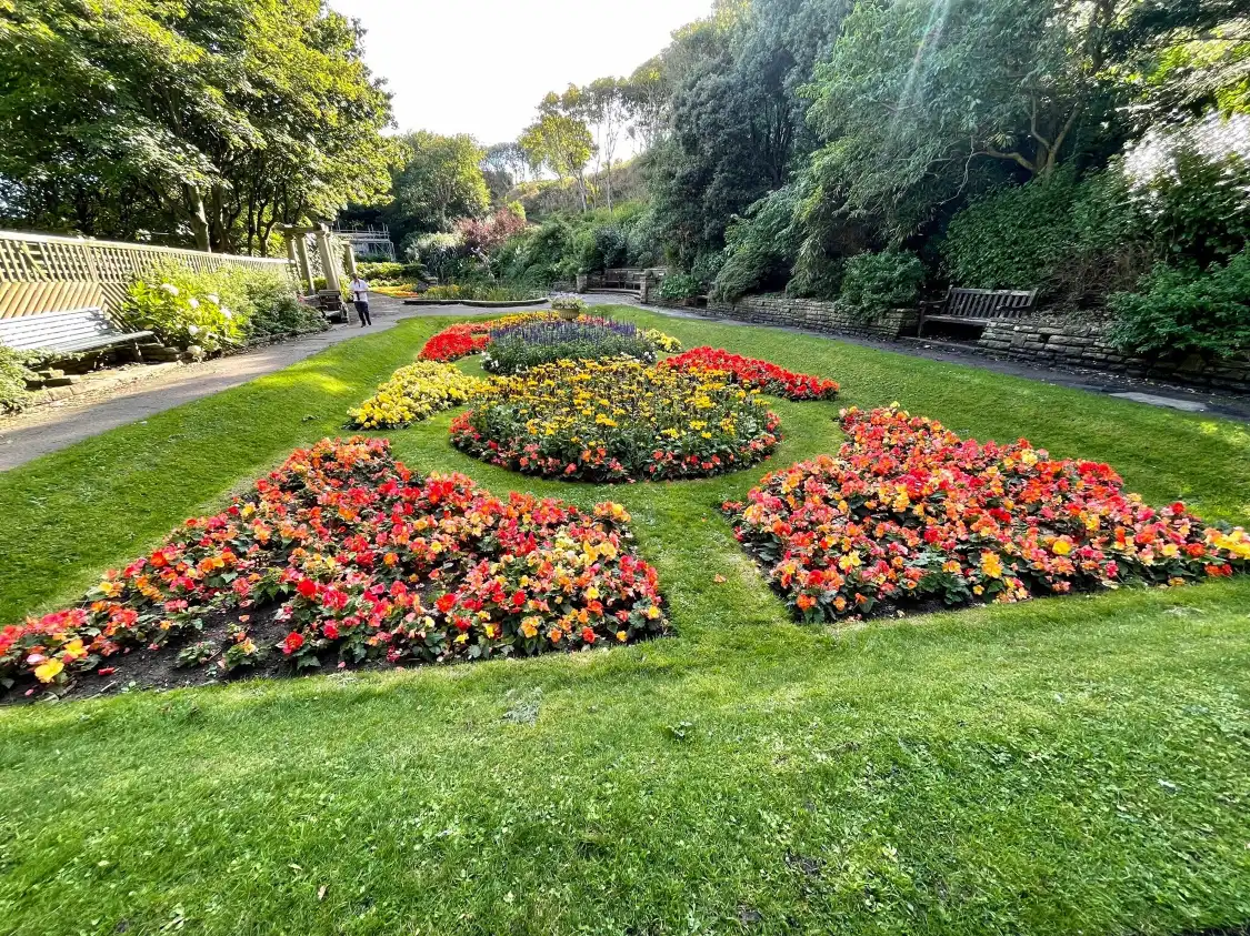 Hotels near Italian Gardens