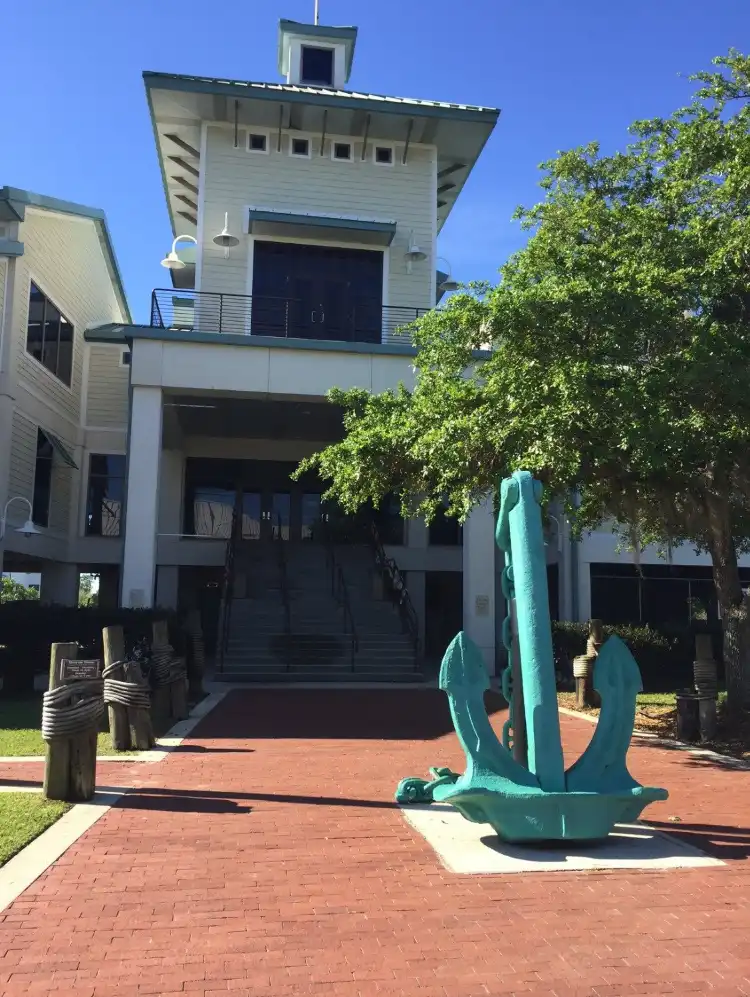 Hotels in Madisonville