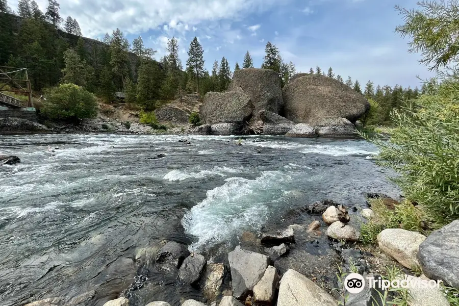 Riverside State Park - Bowl and Pitcher Area