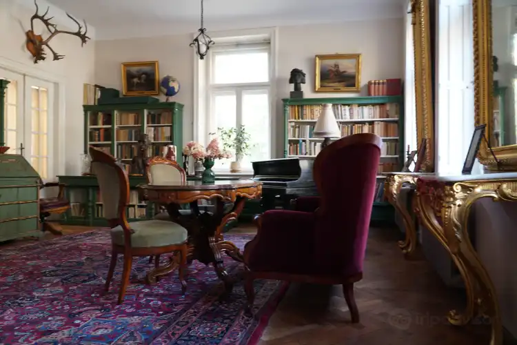 Hotel di Podkowa Lesna