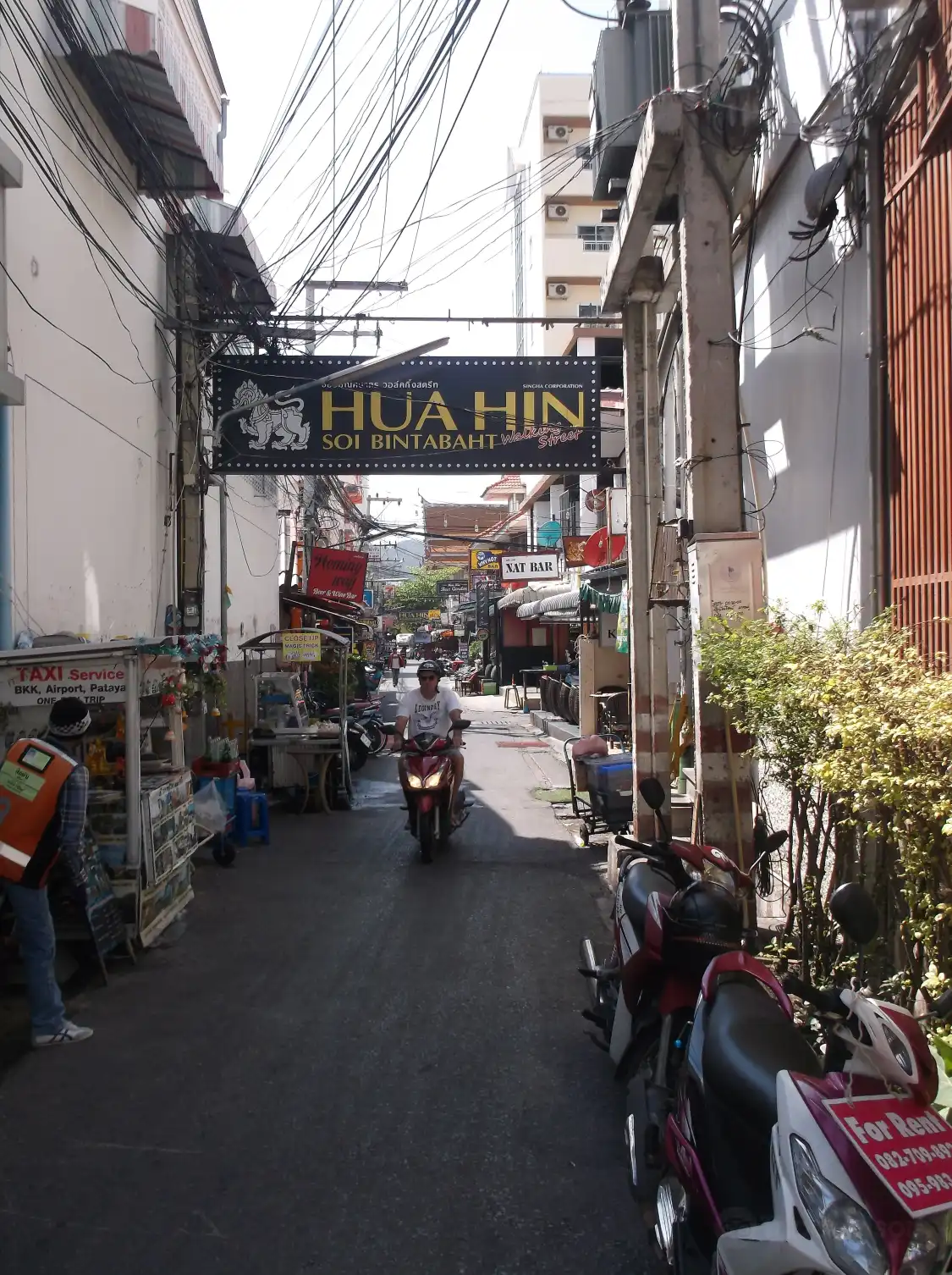 Hotels near Soi Bintabaht