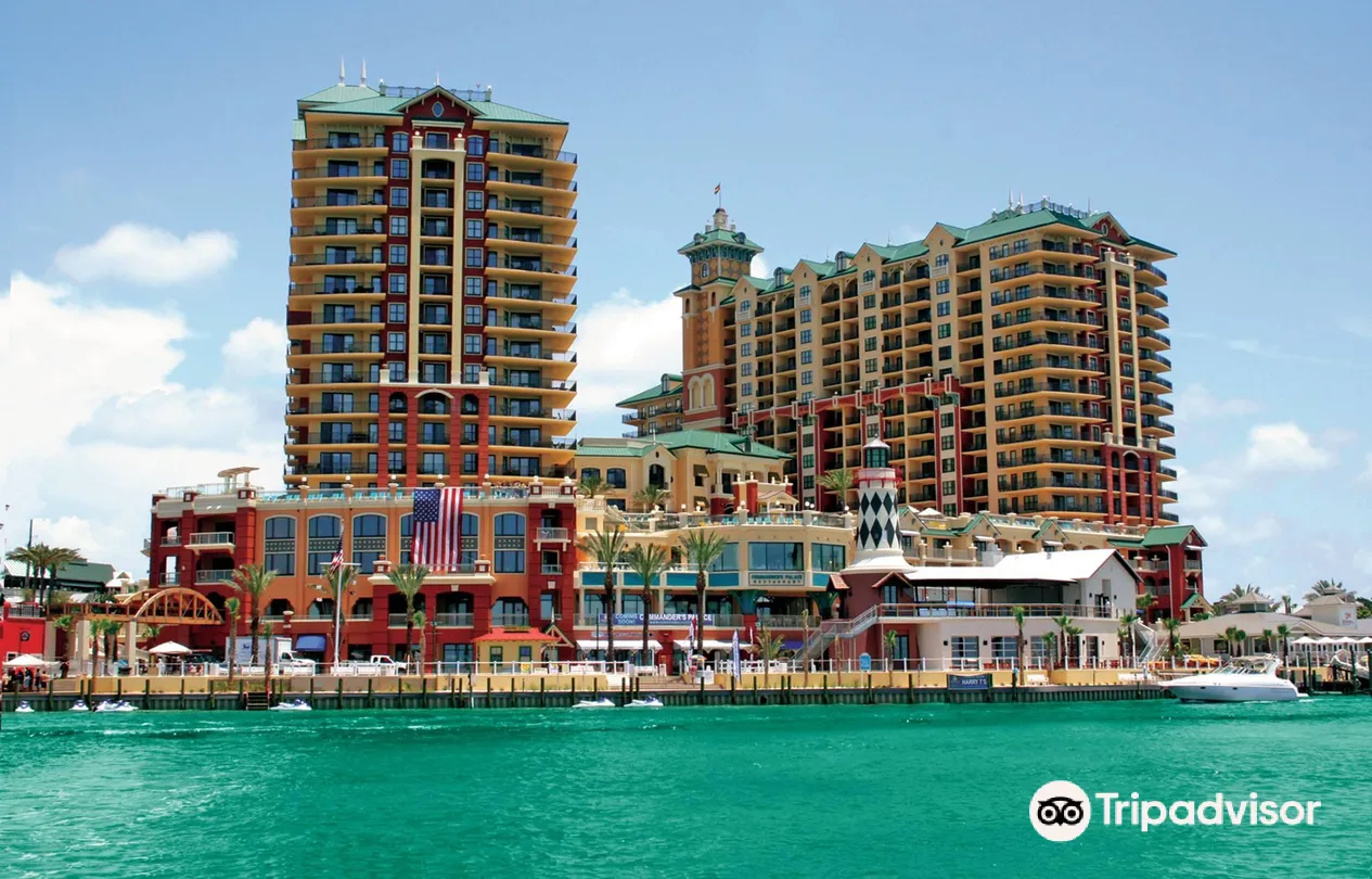 4_HarborWalk Village