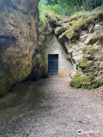 Grotte de Pair-non-Pair