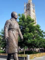 Statue de Jacques Chaban-Delmas