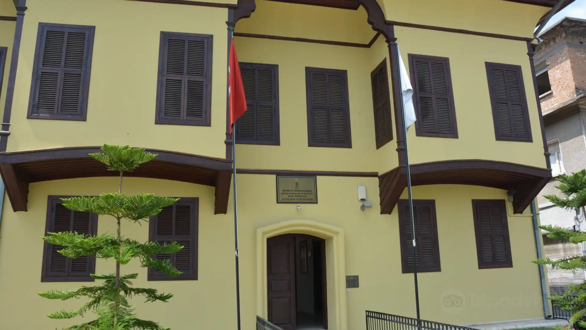 Hotels near Ataturk Scientific & Cultural Museum
