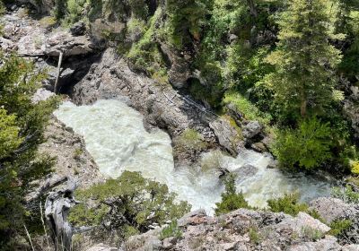 Natural Bridge Falls Picnic Area