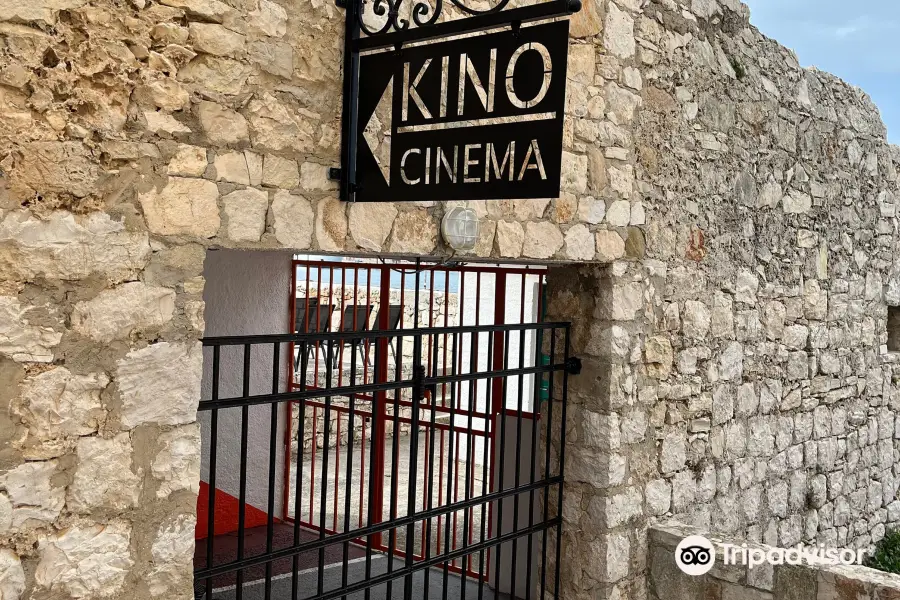 Ljetno Kino "Hrid" Vis