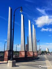 Veterans Memorial Bridge