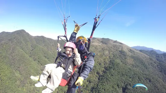 Paralove Paragliding School