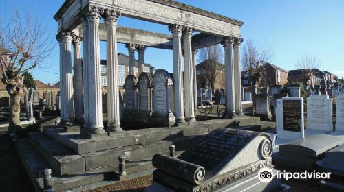 Liberal Jewish Cemetery, Willesden