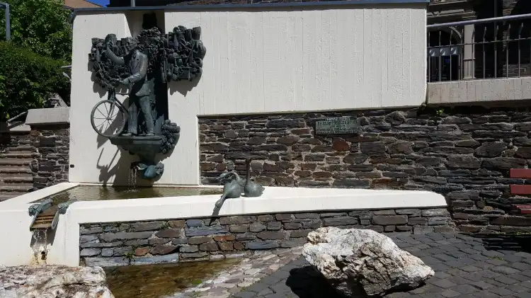 Hotels in der Nähe von Dr. Ernst Willen Spies Brunnen