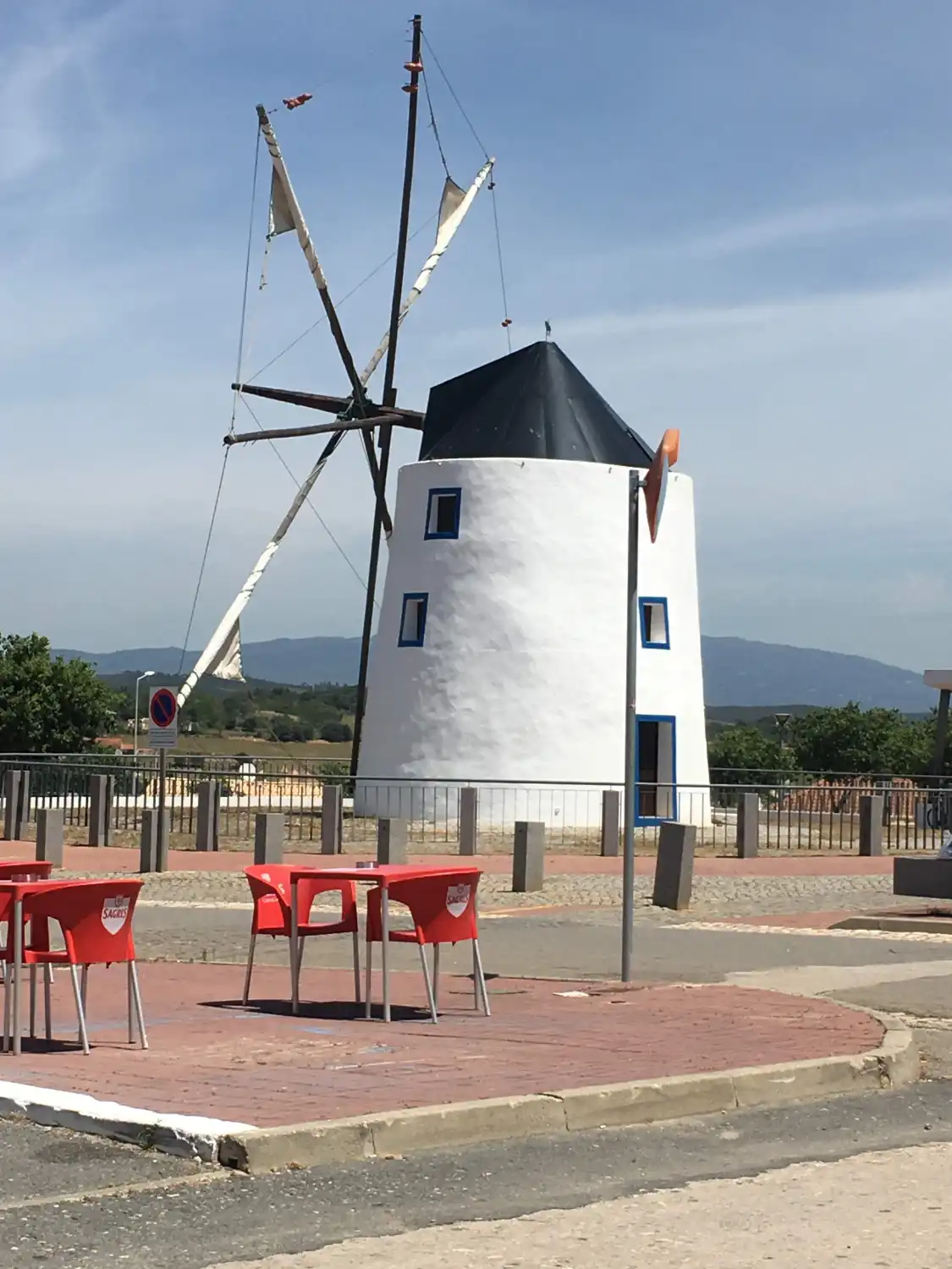 Hotels near Moinho de Odiaxere