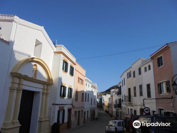 Compare 2 airports near Area Metropolitana de Ciutadella