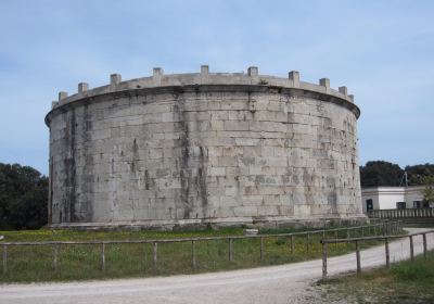 Mausoleum of Lucius Plancus Munazio