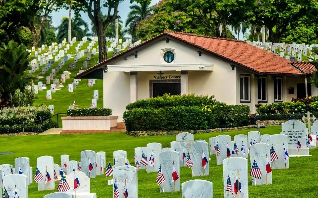 Hotels near Corozal American Cemetery and Memorial
